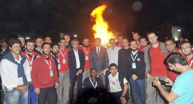 Uluslararası Gençlik Kampı Ateşi Düzköy’de Yandı