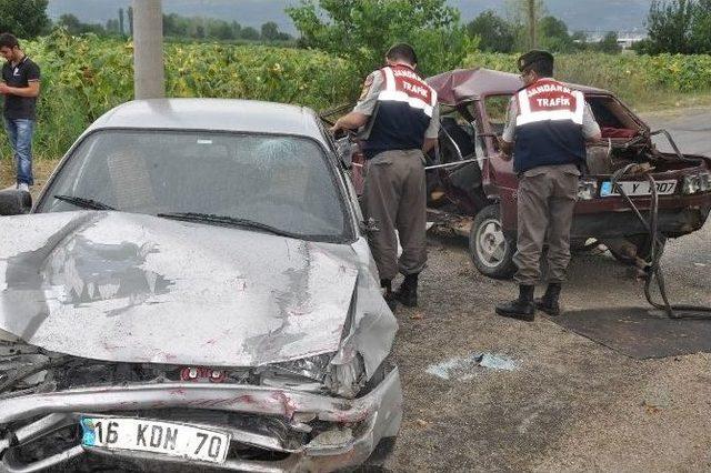 İnegöl’de Feci Kaza: 1’i Ağır 5 Yaralı