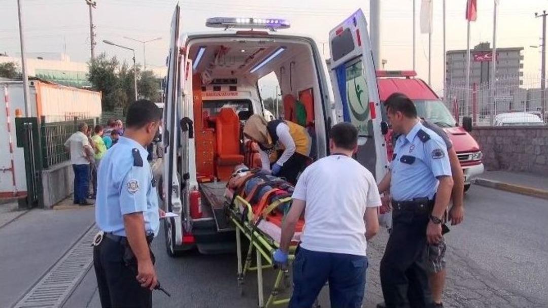 Kocaeli&rsquo;de Trafik Kazası: 3 Yaralı
