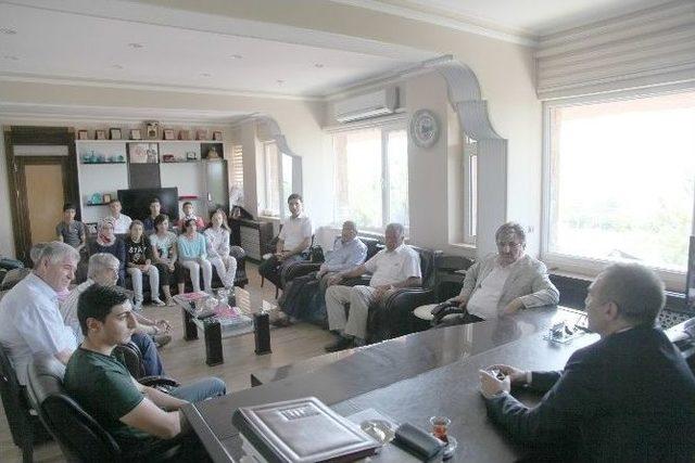 &Ouml;ğrencilerden Teşekk&uuml;r Ziyareti 1