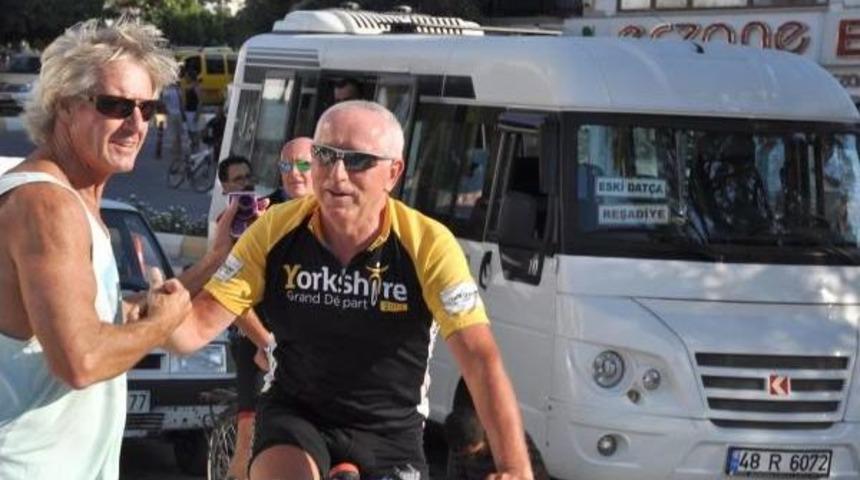 Kanserle M&uuml;cadele I&ccedil;in 2 İngiliz 4 Bin 700 Kilometre Pedal &Ccedil;evirdi