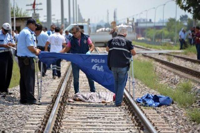 Annesini Ararken Trenin Altında Cesedini Buldu