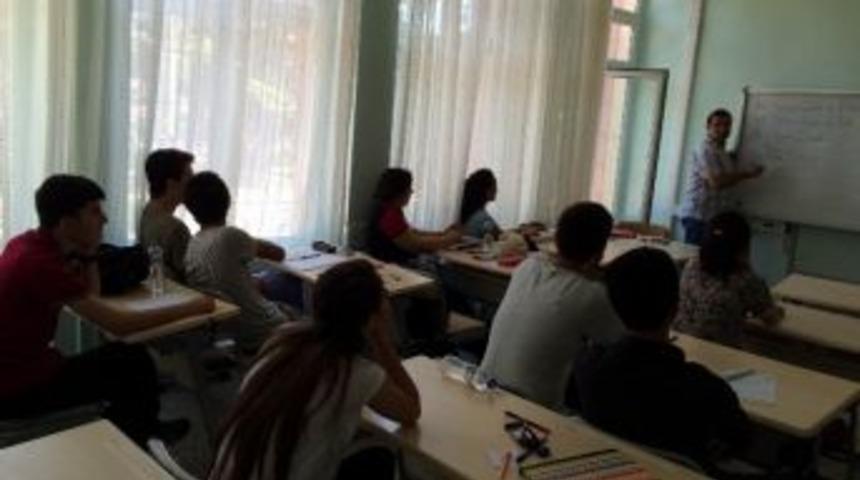Nedim &Ouml;kmen Anadolu Lisesinde Yaz Kursu