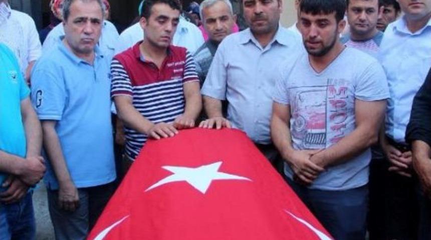 G&ouml;&ccedil;&uuml;kte Kalan Madencinin Cenazesi 10.5 Saat Sonra &Ccedil;ıkarıldı (2)