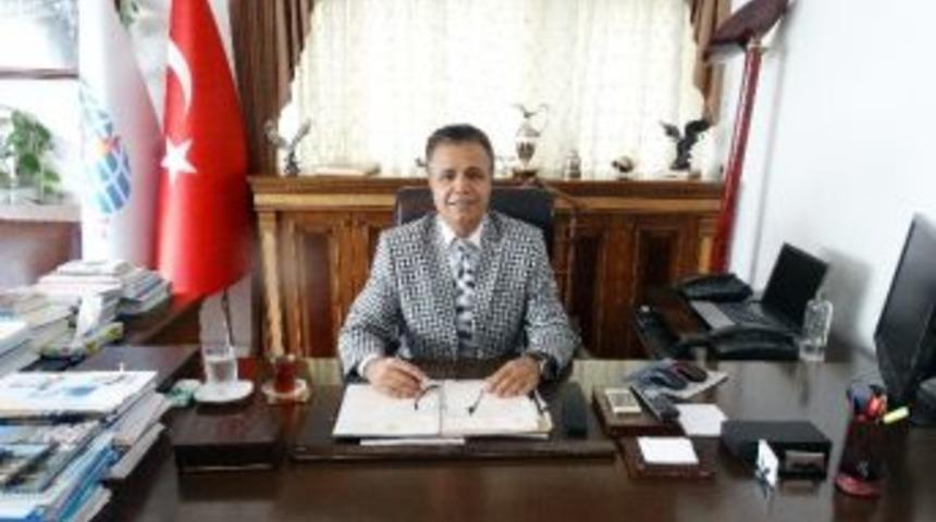 Uluslar Arası &Uuml;niversiteler Konseyi Kurucu Y&ouml;netim Kurulu Başkanı Orhan Hikmet Azizoğlu: