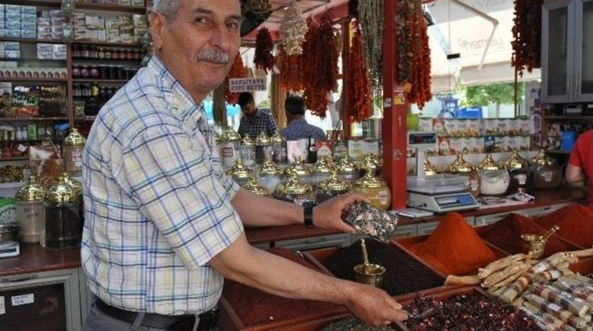 Yaz Sıcaklarında Serinleten Şifalı Bitki &Ccedil;ayları