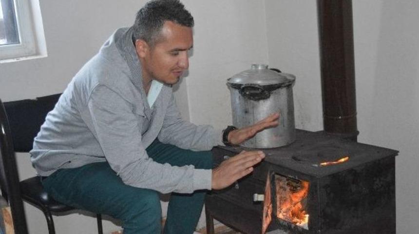 Yazın Ortasında Sobayla Isındılar