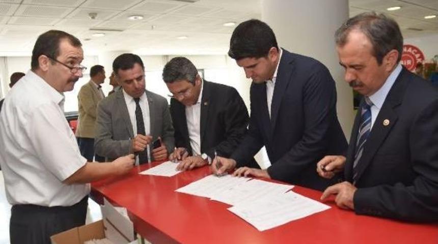 Kılı&ccedil;daroğlu, Milletvekilleri Ile Bir Araya Geldi