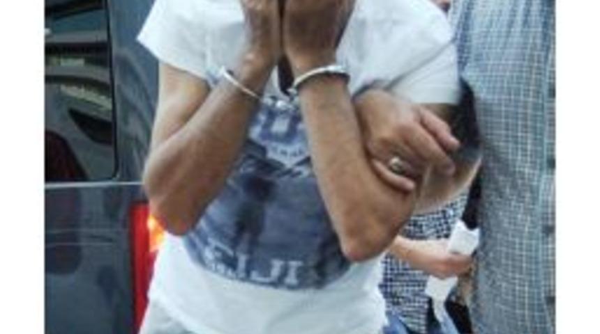 Alkol Aldığı Arkadaşını G&ouml;ğs&uuml;nden Vurdu