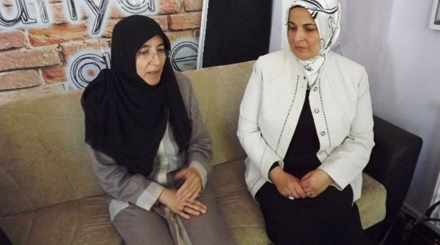 Ak Parti Kadın Kolları&rsquo;ndan İhh&rsquo;ya Ziyaret