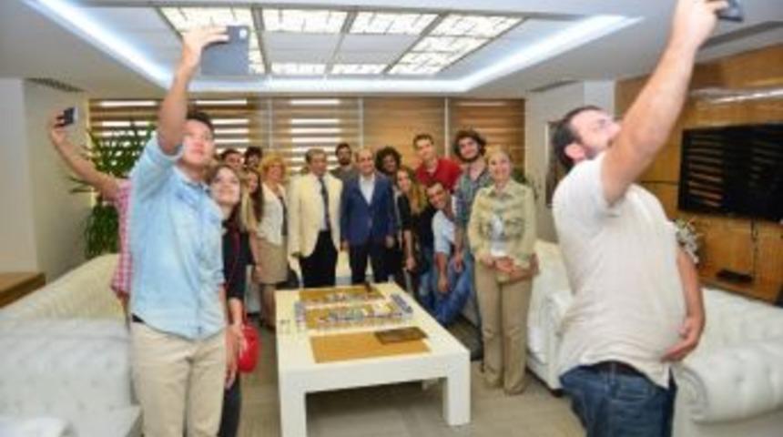 Başkan Edebali Gen&ccedil;leri Ağırladı