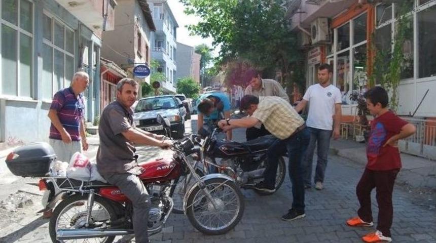 Hırsızın Peşinden Koştu Motosikletini Kurtardı