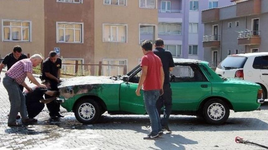 Baba Yadigarı Otomobil Alev Alev Yandı