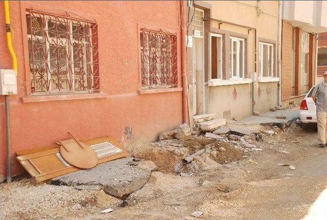Ak Parti&rsquo;den Bitirilemeyen Sokak &Ccedil;alışmasına Tepki 1