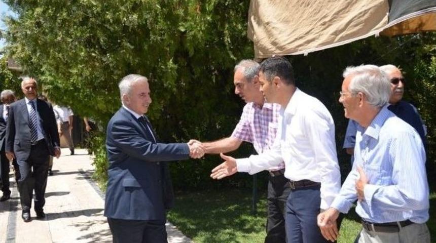Vali Kam&ccedil;ı İl&ccedil;e M&uuml;ft&uuml;ler Toplantısına Katıldı