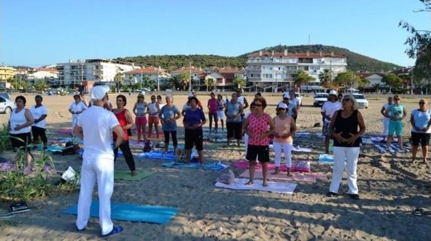 Sarımsaklı Plajları&rsquo;nda &Uuml;cretsiz Yoga Eğitimi