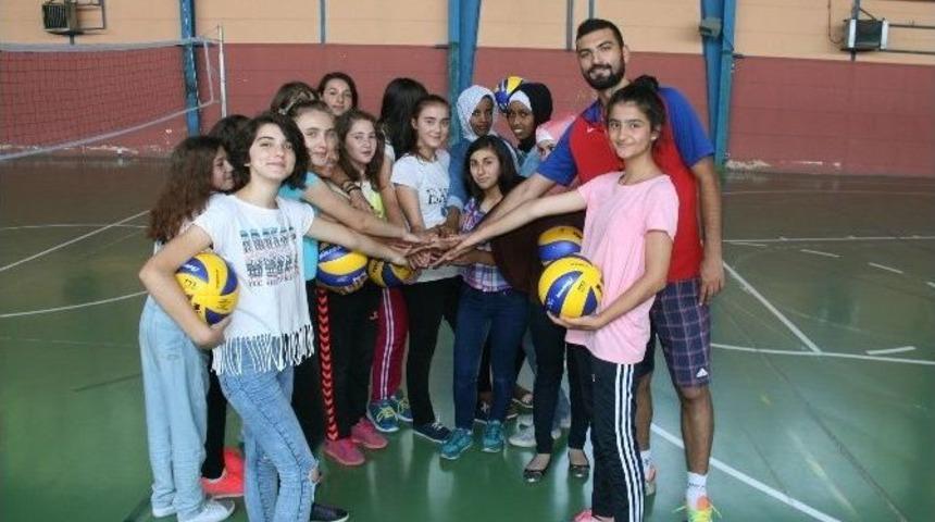 Hem Eğleniyorlar, Hem &Ouml;ğreniyorlar