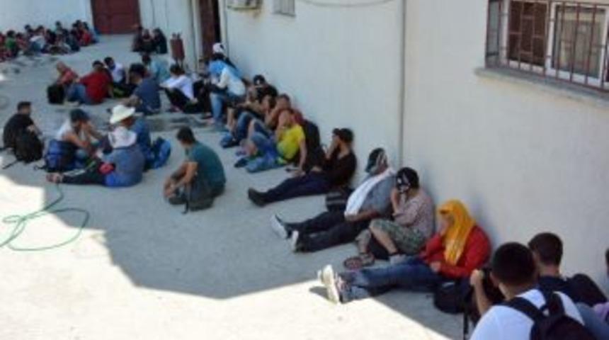 Ayvalık&rsquo;ta 112 Ka&ccedil;ak Yakalandı