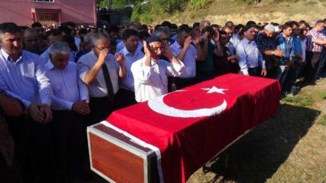 G&ouml;&ccedil;&uuml;kte Kalan Madencinin Cenazesi 10.5 Saat Sonra &Ccedil;ıkarıldı (3) 1