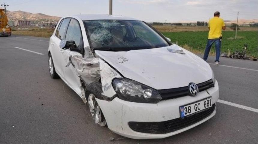 Sivas&rsquo;ta Otomobil Motosiklete &Ccedil;arptı: 1 &Ouml;l&uuml;