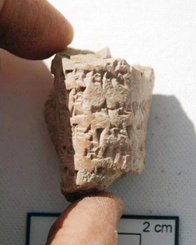 Yozgat'ta Kazıda 4 Bin Yılık Çivi Yazılı Tablet Bulundu