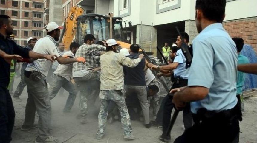 Erzurum&rsquo;da İnşaat İş&ccedil;ileri Arasında Kavga: 3 Yaralı