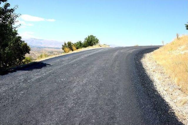 9 Mezranın Yolu Asfaltlandı