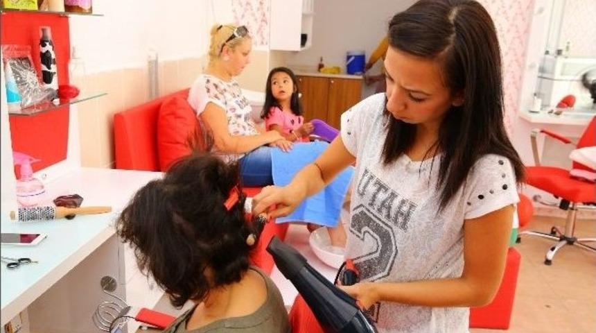 Buca&rsquo;nın Kursları Meslek Sahibi Yapıyor