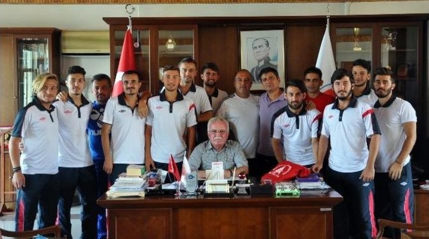 Muratpaşa Belediyespor, Eğirdir&rsquo;de Hazırlıklarını S&uuml;rd&uuml;r&uuml;yor