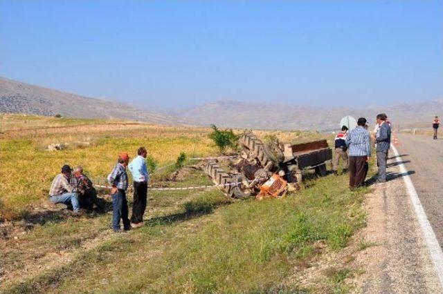 Korkuteli'nde Traktör Kazası: 1 Ölü, 2 Yaralı