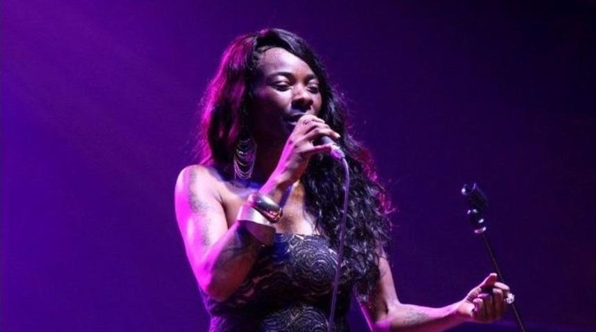 Aşk Şarkılarının D&uuml;nyaca &Uuml;nl&uuml; İsmi Buika &Ccedil;anakkale&rsquo;de Konser Verdi