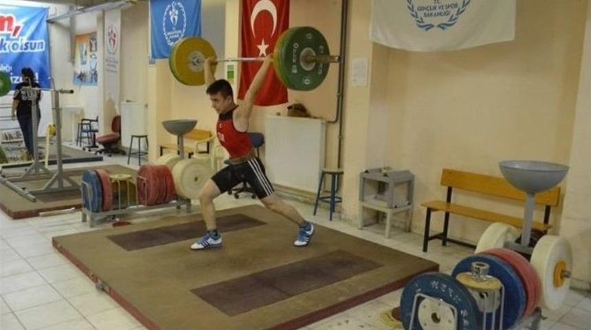 G&ouml;&ccedil;menoğlu Ayağının Tozuyla Antrenmanlarına Başladı