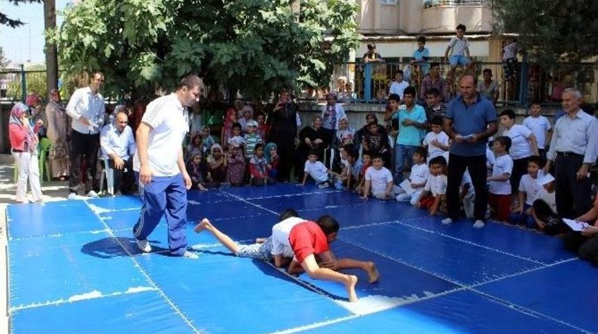 Yaz Kuran Kursu &Ouml;ğrencileri Arasında G&uuml;reş M&uuml;sabakaları