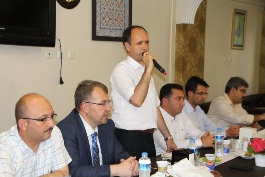 Boz&uuml;y&uuml;k Ak Parti&rsquo;de B&uuml;y&uuml;k Buluşma