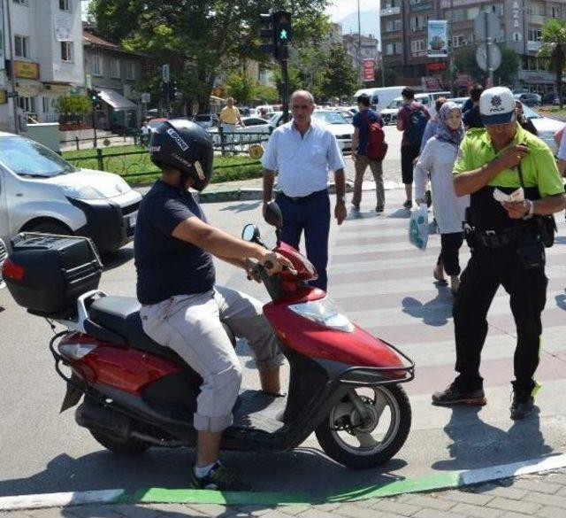 'kask Motosikletin Emniyet Kemeridir' Diye Uyarıp Ceza Yazdılar