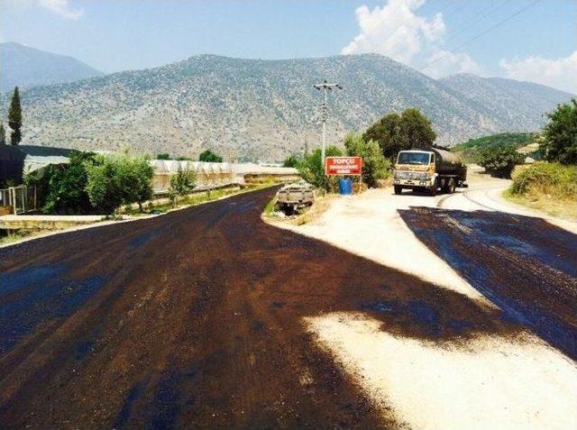 Kumluca’da Üç Mahallenin Ortak Yolu Asfaltlanıyor