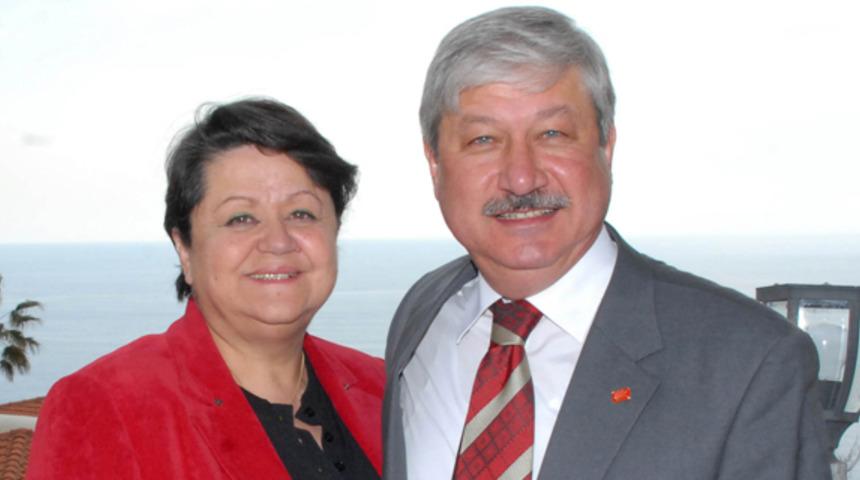 Mustafa Akaydın'ın eşi hayatını kaybetti