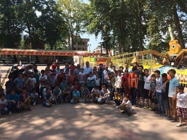 Kuran-ı Kerim &Ouml;ğrendiler, Lunaparkta Eğlendiler 1