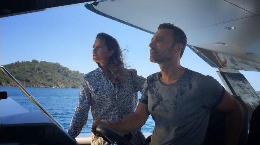 Mustafa Sandal Tekne Kaptanı Oldu