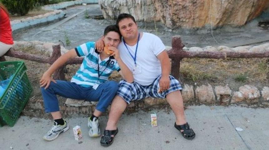 Engelsiz Tatil Y&uuml;zleri G&uuml;ld&uuml;rd&uuml;