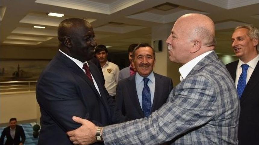 Gambiya Ankara B&uuml;y&uuml;kel&ccedil;isi Badjıe, Başkan Sekmen&rsquo;i Ziyaret Etti