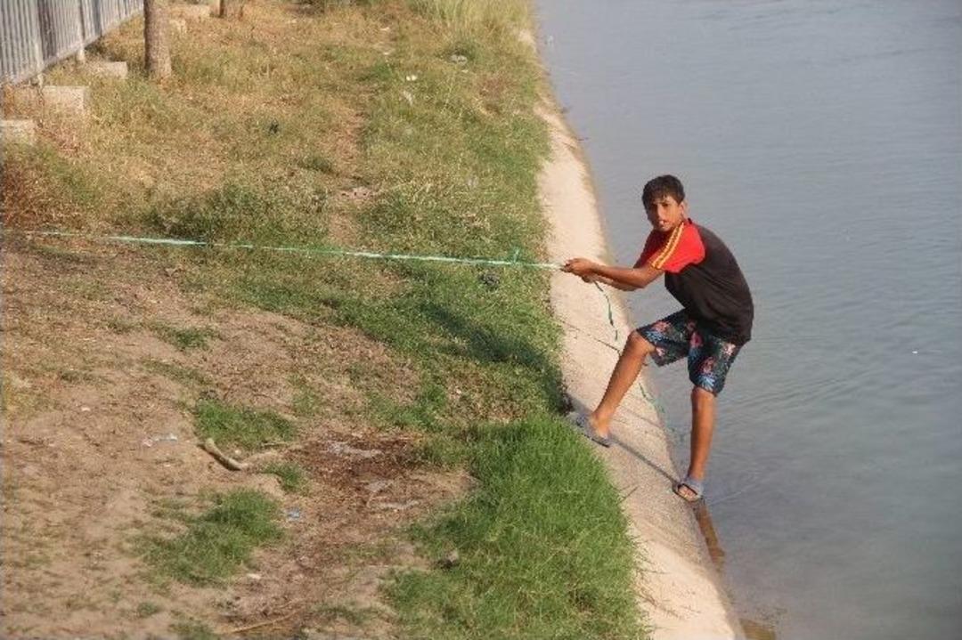 Serinlemek İ&ccedil;in Sulama Kanılana Giren &Ccedil;ocuk Kayboldu