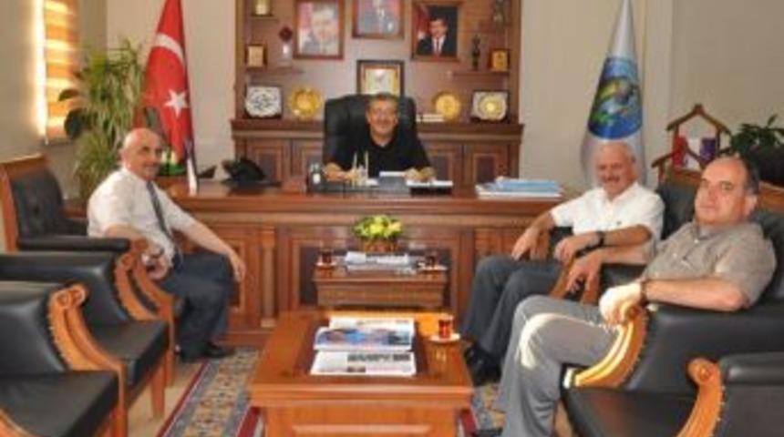 Uzun&rsquo;dan Baş&rsquo;a &lsquo;ge&ccedil;miş Olsun&rsquo; Ziyareti