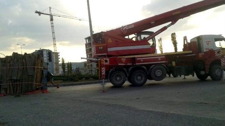 Trakt&ouml;r&uuml;n R&ouml;morku Devrildi