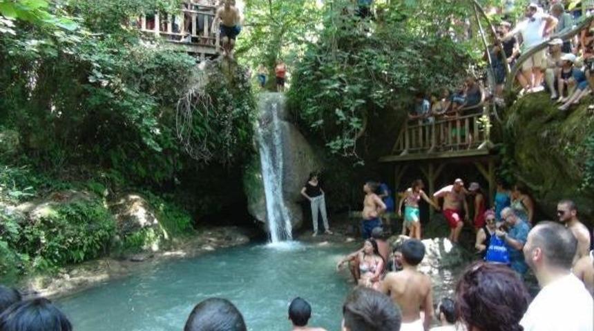 Serinlemek Isteyenlerin Adresi Turgut Şelalesi