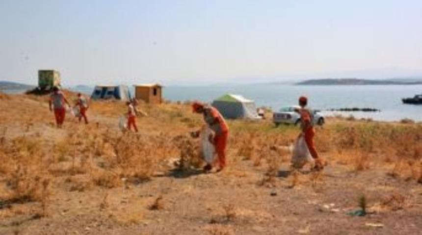 Ayvalık Belediyesi &Ccedil;evre Temizliğine &Ouml;nem Veriyor