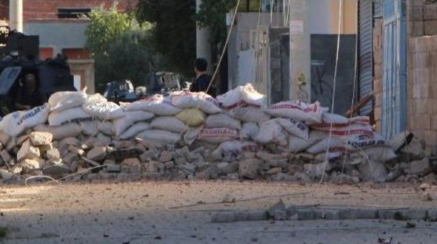 Nusaybin'de Hendek Kapatmaya Giden Polislere Bombalı Tuzak: 2 Polis Yaralandı