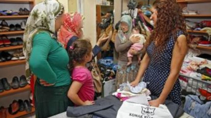 Konak’taki Bizim Mağaza Bağışçılarını Bekliyor