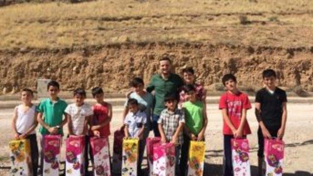 Bayburt Ak Parti Genclik Kolları Çocukların Hayallerini Gerçeğe Dönüştürdü