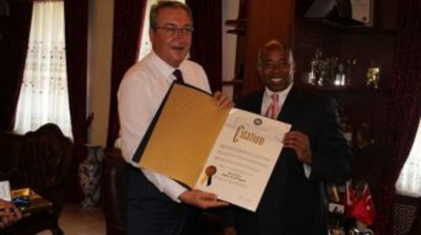 Brooklyn Belediye Başkanı Adams, Belediye Başkanı &Uuml;nver&rsquo;i Ziyaret Etti